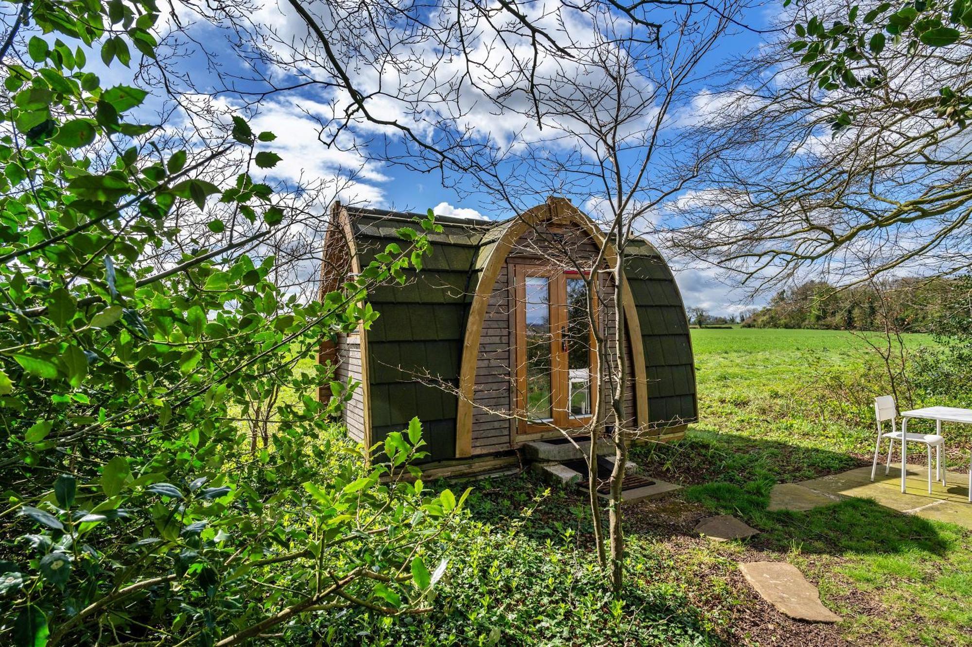 Finest Retreats - The Pods Farm stay *
